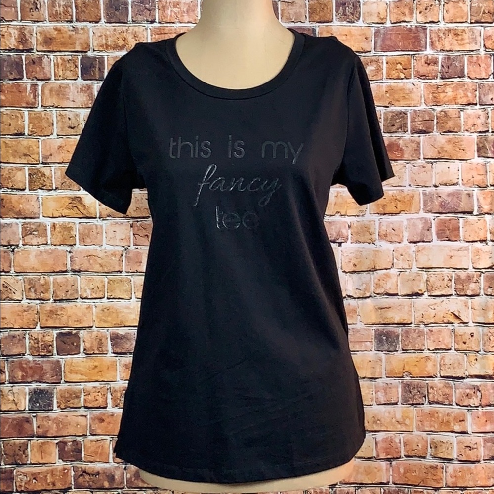 🎩NWT Cute Black Tee